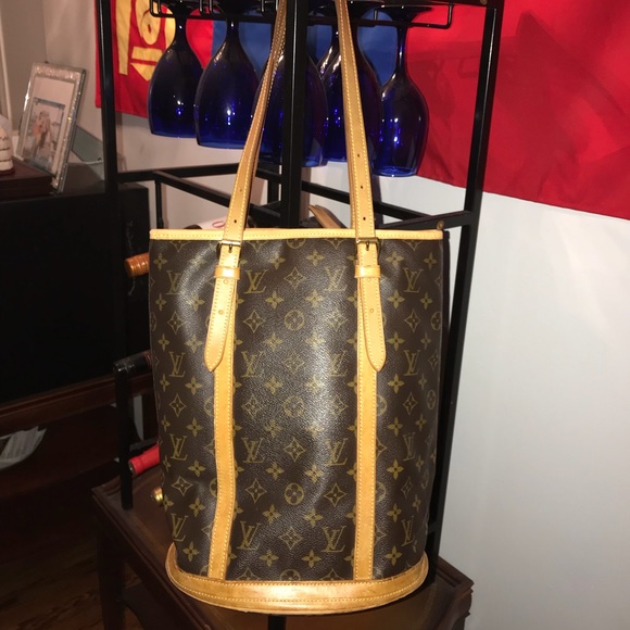Louis Vuitton Handbags - 💯Authentic Louis Vuitton Bucket GM🛍🛍🛍